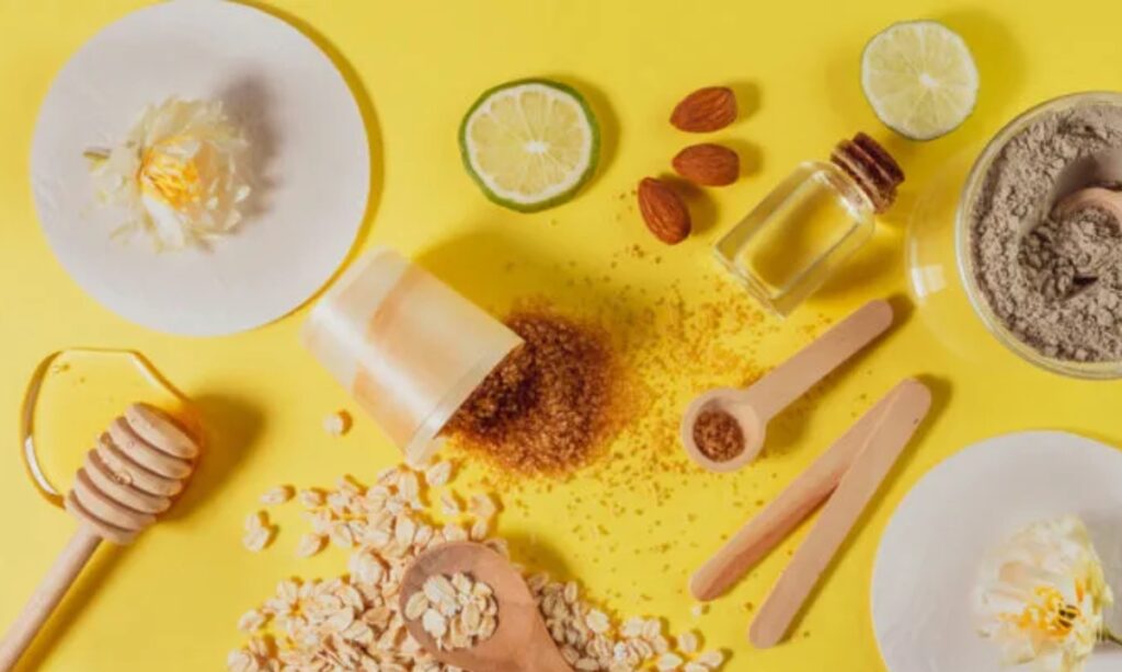 DIY Scalp Scrub: घर पर बनाएँ नेचुरल स्कैल्प स्क्रब और पाएँ हेल्दी और शाइनी बाल