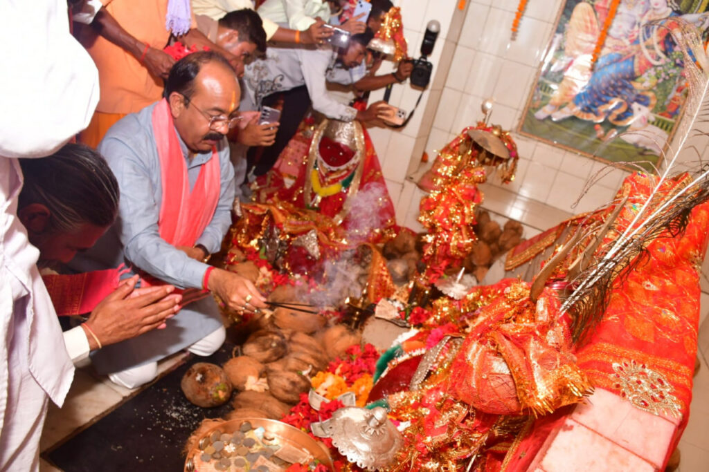 उप मुख्यमंत्री अरुण साव ने तेलीन सत्ती माता मंदिर में की पूजा-अर्चना…