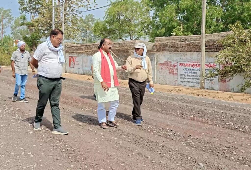 उप मुख्यमंत्री अरुण साव ने निर्माणाधीन सड़क का किया निरीक्षण…