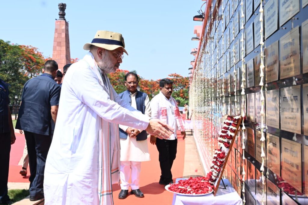 केंद्रीय गृहमंत्री अमित शाह ने अमर वाटिका में शहीदों को दी श्रद्धांजलि, परिजनों से की आत्मीय मुलाकात…