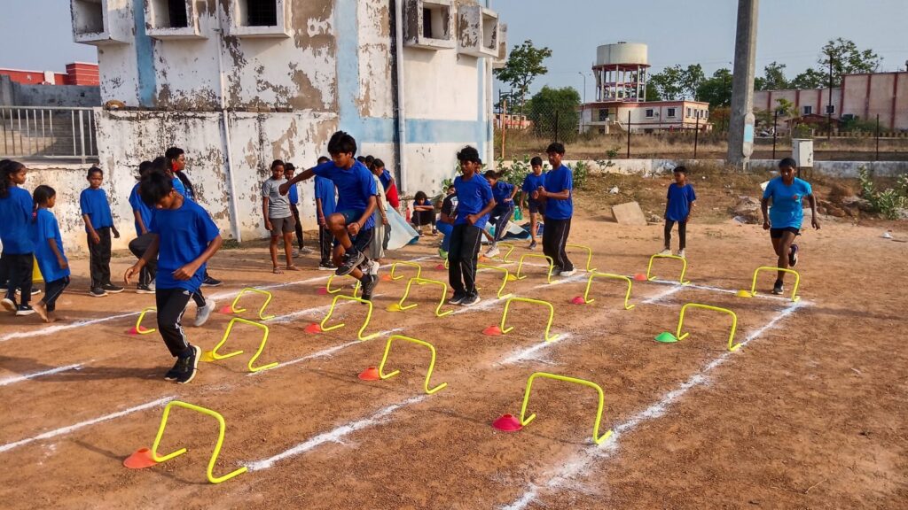 ग्रीष्मकालीन खेल शिविर में निखर रही बच्चों की प्रतिभाएं…