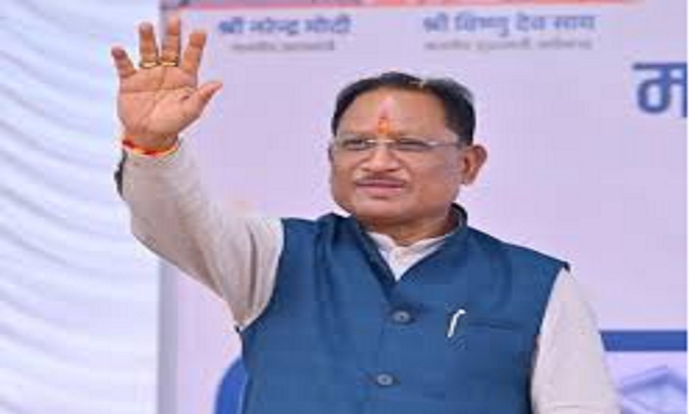 मुख्यमंत्री विष्णु देव साय के निर्देश पर खाद गबन मामले में बड़ी कार्रवाई, प्रभारी शाखा प्रबंधक निलंबित