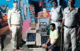 अम्बिकापुर में आबकारी विभाग की बड़ी कार्रवाई, 31 लीटर महुआ शराब व 500 किलो महुआ लाहान जप्त, महिला आरोपी गिरफ्तार…