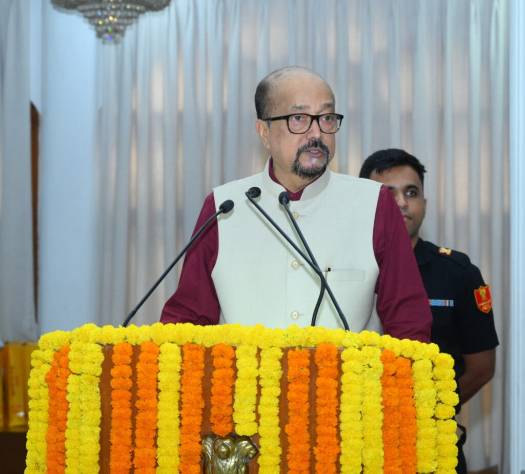 जीवन में ऐसा कार्य करें जिसमें केवल पाना नहीं, समाज को कुछ देना हो- राज्यपाल रमेन डेका…