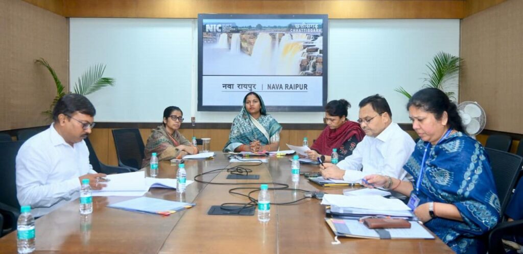 कुपोषण मुक्त छत्तीसगढ़ अभियान को गति देने मंत्री लक्ष्मी राजवाड़े ने की समीक्षा बैठक…