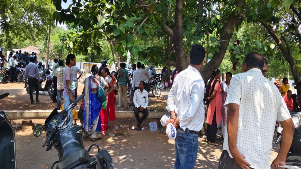 छत्तीसगढ़: जबरन धर्म परिवर्तन कराने के आरोप में दो पास्टर गिरफ्तार; ईसाई समाज ने थाने में जमकर किया हंगामा
