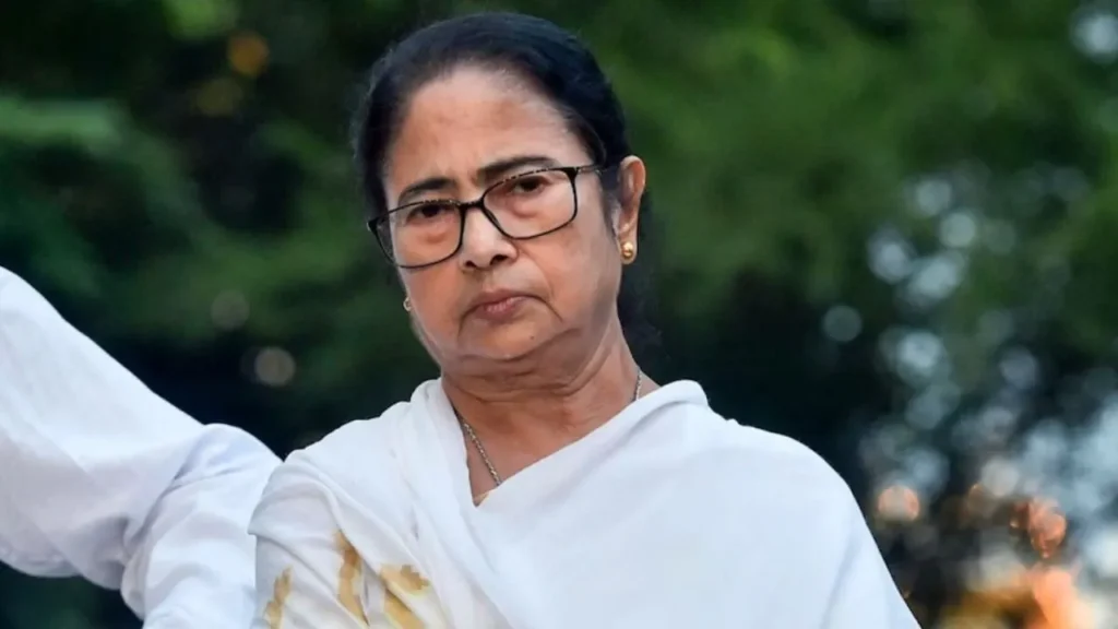 पश्चिम बंगाल में TMC में बड़ा सियासी भूचाल, बागी गुट ने ममता बनर्जी को चेयरमैन पद से हटाया, नई कार्यसमिति का किया ऐलान
