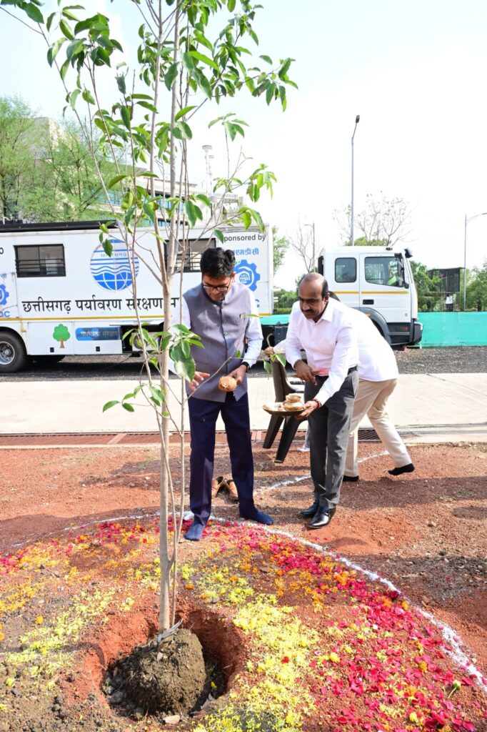 विश्व पर्यावरण दिवस पर मंत्री ओपी चौधरी ने किया मौलश्री पौधे का रोपण…