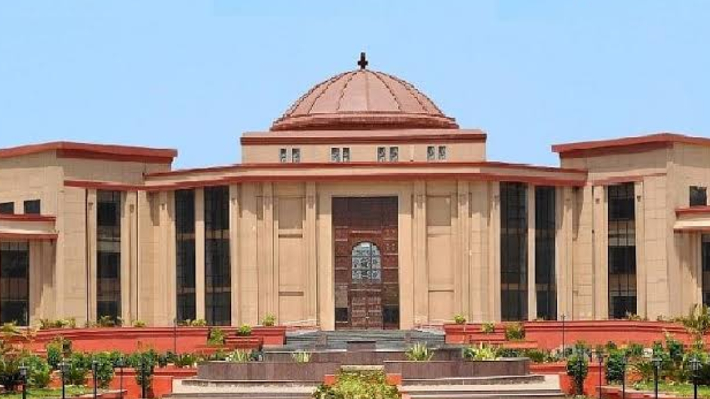 हाई कोर्ट का अहम फैसला: अवमानना मामले में संस्था नहीं, जिम्मेदार अधिकारी ही बनेंगे पक्षकार