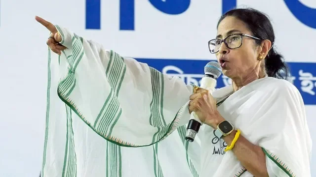 बागियों को ममता का जवाब,चुनाव आयोग को भेजी नई सूची, खुद को फिर बताया TMC प्रमुख…