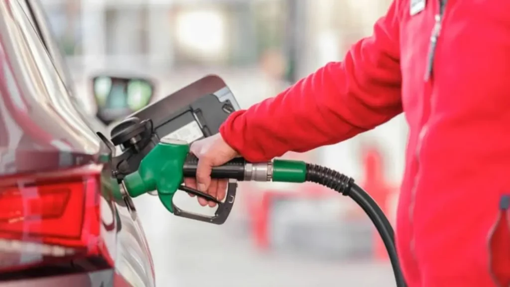 Petrol Diesel Price Today: जारी हुए पेट्रोल-डीजल के नए रेट, जानिए आपके शहर में कितना है ईंधन का भाव