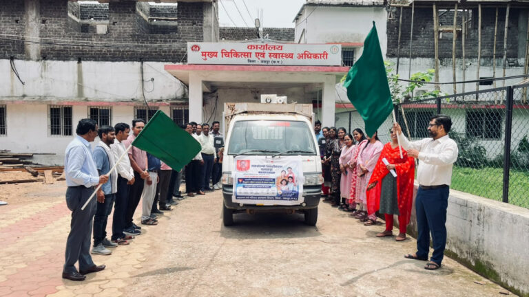 रायपुर : जनसंख्या स्थिरीकरण पखवाड़ा : जशपुर में परिवार नियोजन के प्रति जागरूकता अभियान तेज