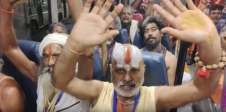 अमरनाथ यात्रा: बाबा बर्फानी के जयकारों के साथ रवाना हुए साधु-संत, बोले- यात्रा का अनुभव अद्भुत