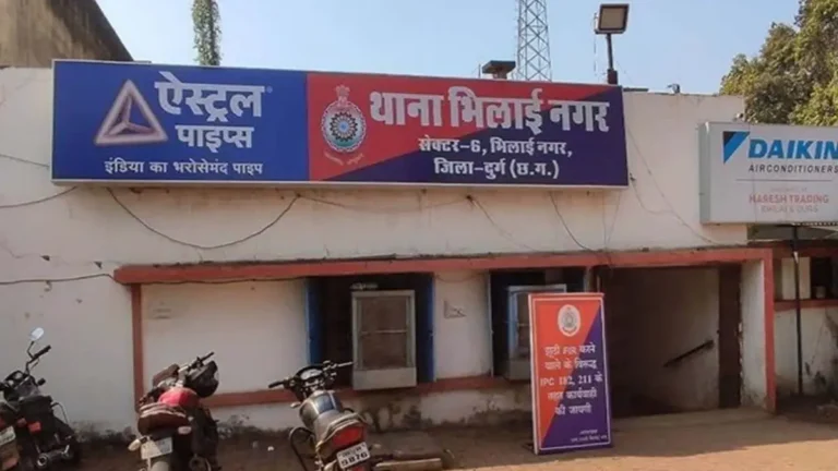 मदद के बहाने युवक से लूट, सड़क हादसे के बाद मारपीट कर सोने की चेन, मोबाइल और नकदी लेकर फरार