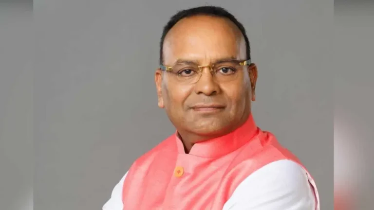 CG Politics: विधायक आवास परियोजना पर गरमाई सियासत, अजय चंद्राकर का कांग्रेस पर पलटवार
