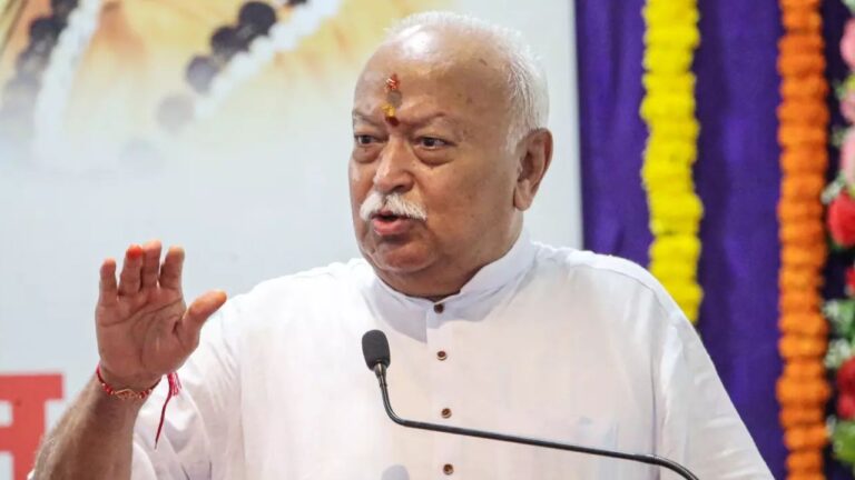 परिवारों को लेकर मोहन भागवत का बड़ा संदेश, बोले, बदलते समय में सबसे जरूरी है संवाद और संस्कार