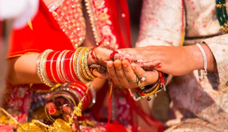 शादी का सपना दिखाकर बिछाया ठगी का जाल… एक रेड में खुला ऐसा खेल, देखकर पुलिस भी रह गई हैरान