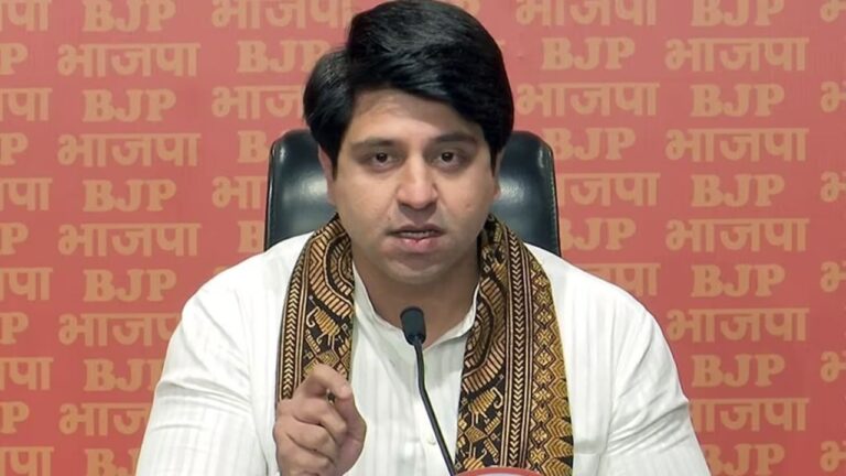 बीजेपी के तेजतर्रार प्रवक्ता शहजाद पूनावाला ने छोड़ी पार्टी, अचानक फैसले से बढ़ी राजनीतिक हलचल