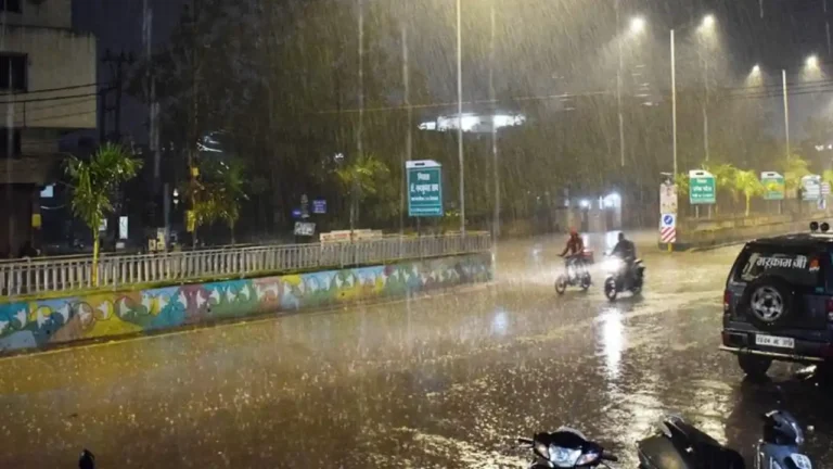 CG Weather Update: छत्तीसगढ़ में मानसून का जोर, रायपुर समेत कई जिलों में आज भारी बारिश के आसार, ऑरेंज और येलो अलर्ट जारी