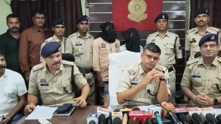 महिला बनकर पहुंचे बदमाश, ज्वेलर्स से लूट की कोशिश का खुलासा, दो आरोपी गिरफ्तार, एक अब भी फरार