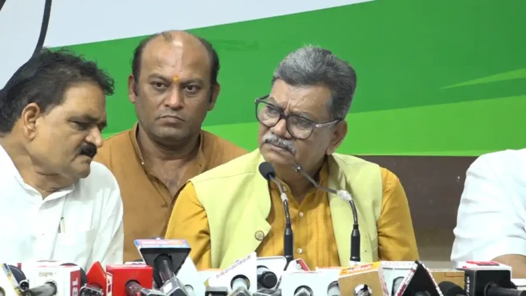 प्रेसवार्ता में अचानक गरजे नेता प्रतिपक्ष, सरकार और मंत्रियों को लेकर कह दी बड़ी बात