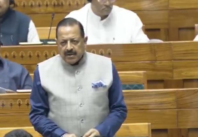 संशोधन बिल लोकसभा में पेश, पेपर लीक करने पर 10 साल जेल और ₹10 करोड़ जुर्माने का प्रावधान ; हंगामे के कारण दोनों सदन स्थगित
