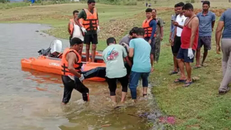 CG News: सतरेंगा में पिकनिक बना मातम, नदी में डूबने से SECL कर्मचारी की मौत, 24 घंटे बाद मिला शव