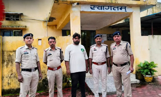 पुलिस की एक घेराबंदी ने खोल दिया नशे के कारोबार का रास्ता, बाइक से गांजा ले जा रहा आरोपी पकड़ा गया