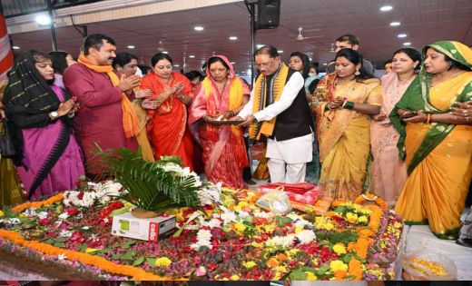 मुख्यमंत्री विष्णुदेव साय ने पवित्र श्रावण मास में अपने निवास में किया रुद्राभिषेक