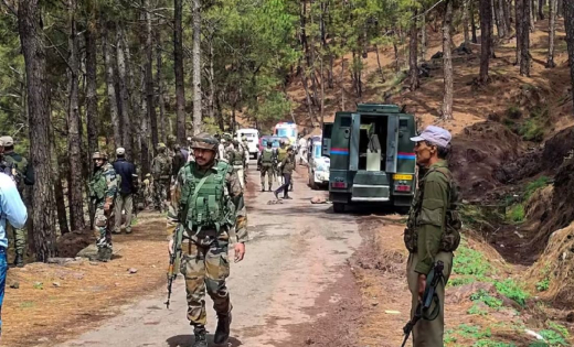 जंगलों में रातभर क्यों गूंजती रही गोलियों की आवाज, तलाशी के बीच सामने आया बड़ा अपडेट