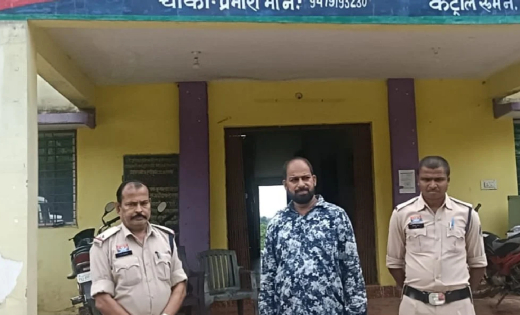 PDS राशन गड़बड़ी पर पुलिस की बड़ी कार्रवाई, 31 लाख से ज्यादा के खाद्यान्न की कमी के मामले में फरार आरोपी गिरफ्तार