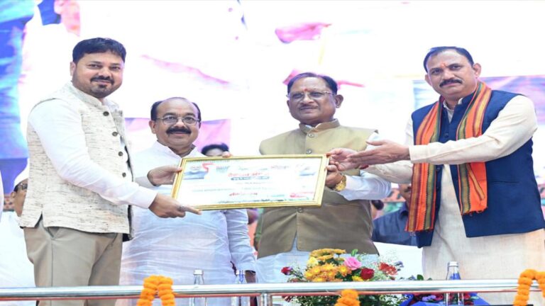 आयुर्वेद भारत की प्राचीन ज्ञान परंपरा की अमूल्य धरोहर, आधुनिक स्वास्थ्य सेवाओं के साथ भारतीय चिकित्सा पद्धतियों को भी दे रहे बढ़ावा – मुख्यमंत्री विष्णुदेव साय