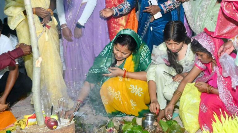 करमा पूजा में शामिल हुईं मंत्री लक्ष्मी राजवाड़े, प्रकृति, संस्कृति और लोकपरंपराओं के संरक्षण का दिया संदेश