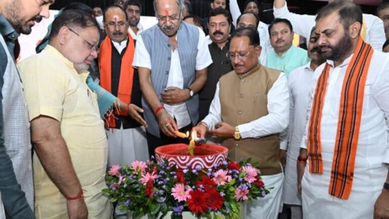 प्रधानमंत्री नरेंद्र मोदी के जनसेवा के 25 वर्ष देश के विकास और परिवर्तन की प्रेरक यात्रा: मुख्यमंत्री विष्णुदेव साय