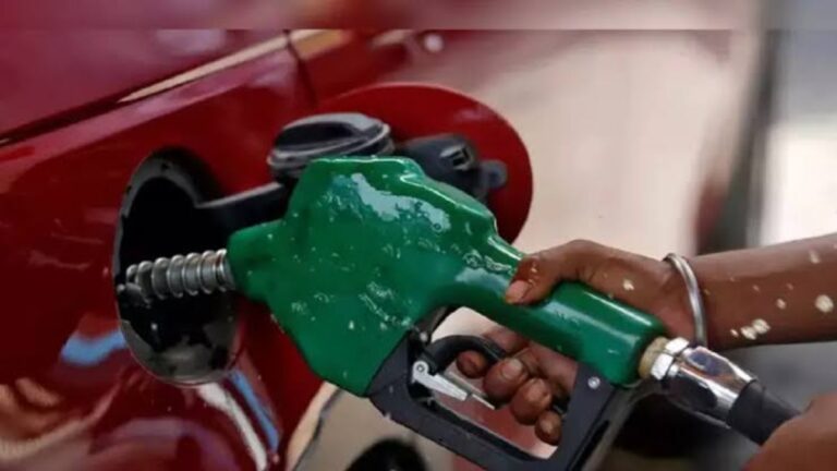 Petrol Price Today: इंदौर में पेट्रोल 114.61 रुपये के करीब, जानें भोपाल, दिल्ली और मुंबई समेत बड़े शहरों के ताजा रेट