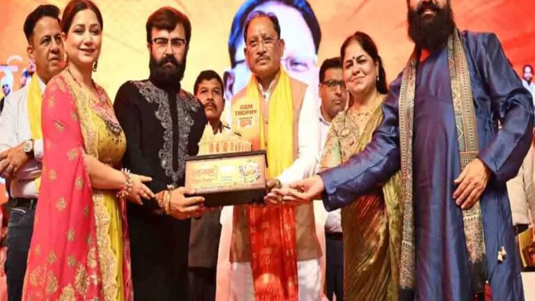 रायपुर के गरबा उत्सवों में शामिल हुए CM विष्णुदेव साय, बोले- महिलाओं का सम्मान और आर्थिक आत्मनिर्भरता सरकार की प्राथमिकता