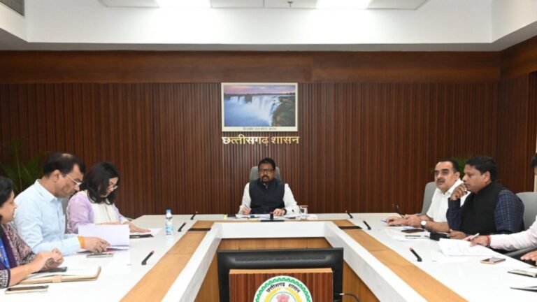 रायपुर : केबिनेट सचिव ने संभावित चक्रवात ‘अर्नब’ से निपटने राज्य के मुख्य सचिवों से की वीडियो कॉन्फ्रेंस