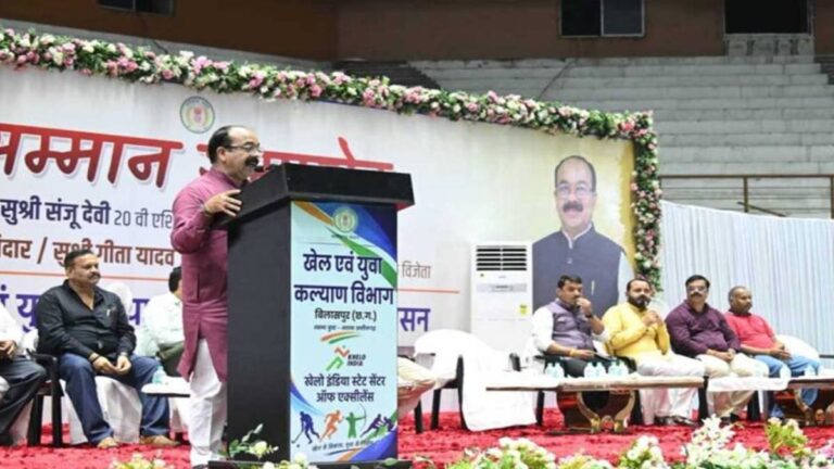 उप मुख्यमंत्री अरुण साव ने बहतराई खेल अकादमी के अंतरराष्ट्रीय पदक विजेता खिलाड़ियों का किया सम्मान, बढ़ाया हौसला