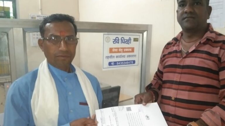 सेवा की कहानी : बेटियों की पढ़ाई की राह हुई आसान, सेवा सेतु केन्द्र से रामप्रसाद को समय पर मिला आय प्रमाण पत्र