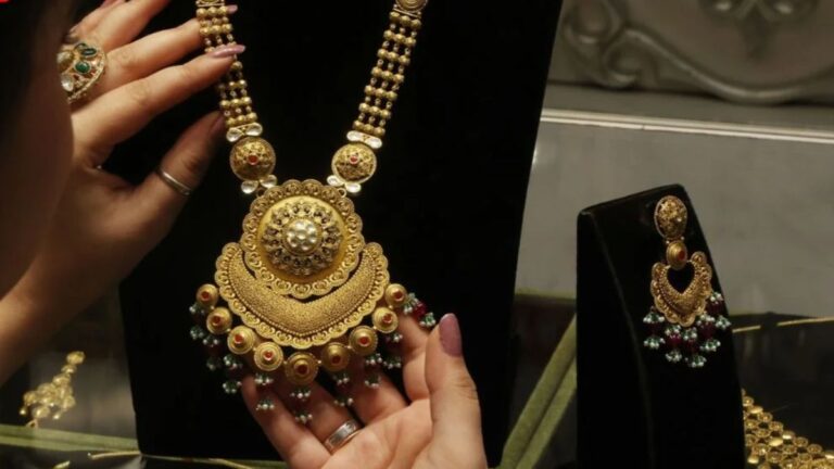 Gold-Silver Price Today: सोने और चांदी में लौटी तेजी, MCX पर गोल्ड 1,480 रुपये उछला, जानिए ताजा भाव